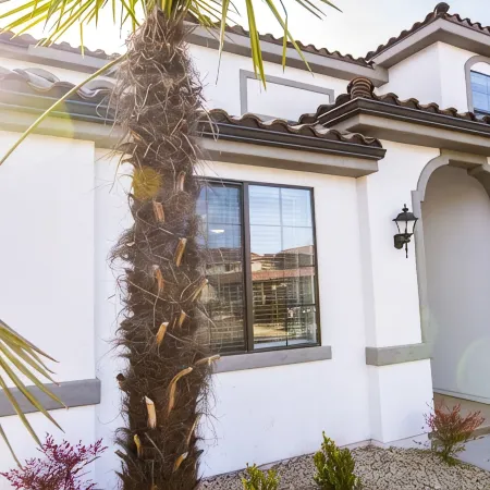 5 Bedroom & 5 Bathrooms Beautiful Washington Home. YEAR ROUND Pool access