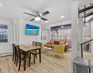 NEW-Free Prkg-2BR/2.5Bath/3 Queen Size Beds-Duplex - 4-Star