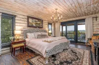 WOW! Unique Galena Dream Cabin. Hot Tub, Games, Fire Pit, Fully Stocked. - 小木屋
