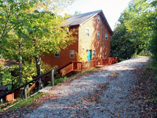 Norris Lake Butterfly Landing - Recently Updated 16 Guest Lakefront w Dock Home - 3-Star