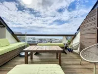 Duplex apartment with stunning sea view - Homestays