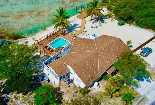 Ocean Front Home with Pool,Dock-Steps to Moriah National Park - ที่มีสระว่ายน้ำ