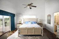 Direct Ocean View! 5 Bed/3 Bath with room for everyone. Large pool and Dock! - Wi-Fi