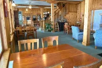 Lakefront 1 bdrm—Pool & Hot Tub—Lake Michigan Access— Kayaks Provided!