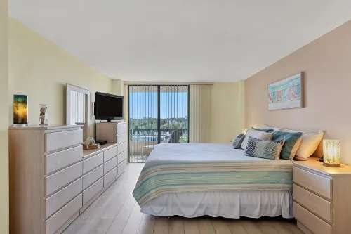 Private Beach Access - Siesta Key 2 BD/2Bath Condo - New Furnishings!