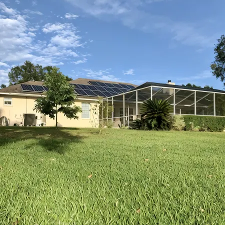 Relax at Southern Exposure in Auburndale with a Pool & 76 Acre Private Lake.