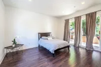 Spacious Mediterranean 5-bedroom house with AC, WiFi in marvelous Los Angeles