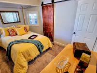 Elegant bay view stay. Hotele w: Fairhaven