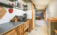Cozy, Spacious, Private Rocky Mountain Guest Suite - Condos