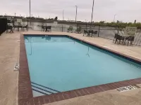 Hampton Inn Monahans - Pools