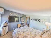 Cozy Coastal Retreat in Port Alto - Waterfront Views and Bayfront Fun! - 4-Star