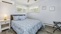 Lake Shore Luxury- 4-bedroom house in charming Escanaba with AC, WiFi. Book now
