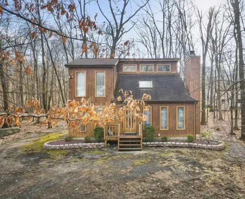Private Wooded Escape + Fire Pit and Screen Porch - Homestays