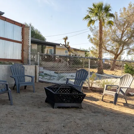 Hill top view stay- 9 mins from JTNP! Hottub-Game room-Firepit-Cowboy pool