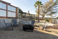 Hill top view stay- 9 mins from JTNP! Hottub-Game room-Firepit-Cowboy pool - Pools