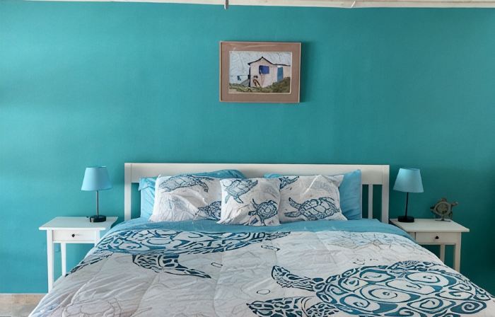 NEW! Remodeled studio just Steps from Beach, Pool, and Restaurants!