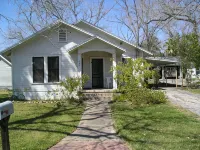 The Barta bungalow in Shiner - Wifi
