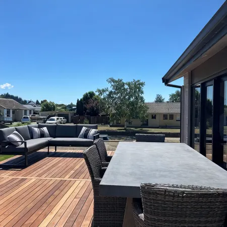 Elevated Mountain Views on Waenga