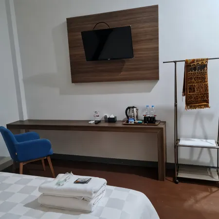 KingKabba Guest House Wonosobo Отели в г. Вонособо