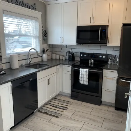 Clean Modern Victorian Stay Hotels in La Crosse