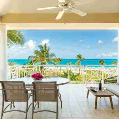 Grandview Penthouse 3 Bedroom plus bonus 4th bedroom Beach Front on Grace Bay Others