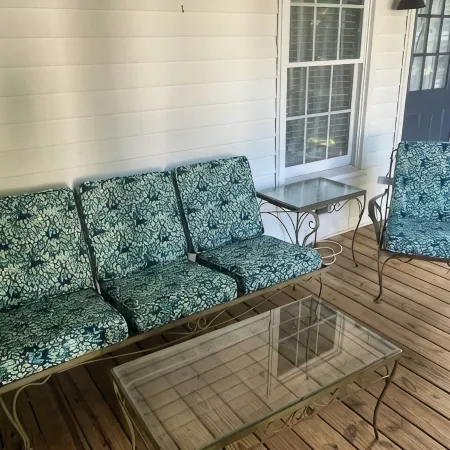 Entire home, charming 3-2 near the Marietta square!