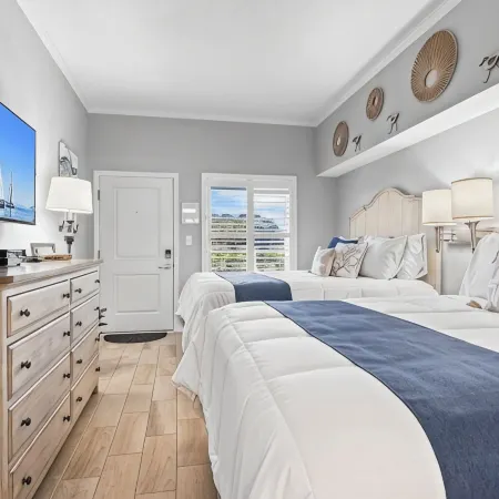 Oceanfront: The Seabatical Suite at Bridgewater Resort / Litchfield By The Sea
