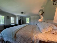 SUNSET POINT FARM - Gracious Country Farm on the Chesapeake Bay - 75 Acres - Homestays