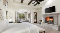 6,000 Sqft Luxurious Mansion w/Heated Pool, Spa, Pickleball & Mountain Views - Mountain view