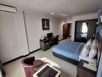 Hotel Bintang Redannte Hotels near Rumah Makan Cibiuk