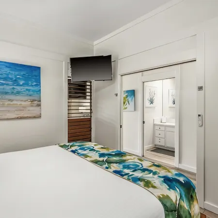 Remodeled #56, AC, Grnd FLR End Unit, Ideal Location!