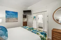 Remodeled #56,  AC, Grnd FLR End Unit, Ideal Location! - 3-Star