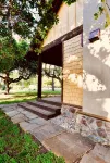 Lovely Cottage just above Moonstone Beach in the Pines and Oak Trees. - 4つ星