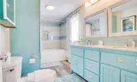 Turquoise Cottage - Indoor Pool,Hot Tub,Bring Your Pup,Short Walk to North Beach - 4-Star