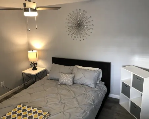 Luxury Newly Remodeled 3 Bedroom Duplex Unit Hôtels à : Everett