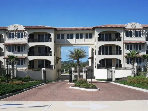 Luxurious, peaceful beachfront condo minutes from St Augustine and Daytona Beach - Pools