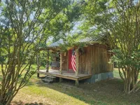 Little cabin in the heart of the Kiamichi Mountains 33 miles from Hochatown, OK - Alppimaja
