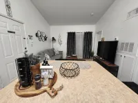 Clearwater Condo- King Bed, Resort Vibe,  Close to Beach - Condos
