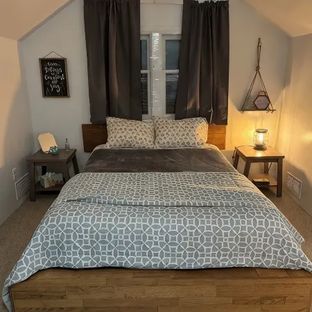Modern Family Style Getaway -Wakefield UP House for up to 8!