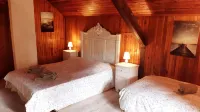 Lovely cottage at stock pond - Hytter