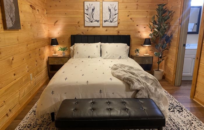 Cozy Cabin located close to Shenandoah National Park, Wineries, and Breweries.