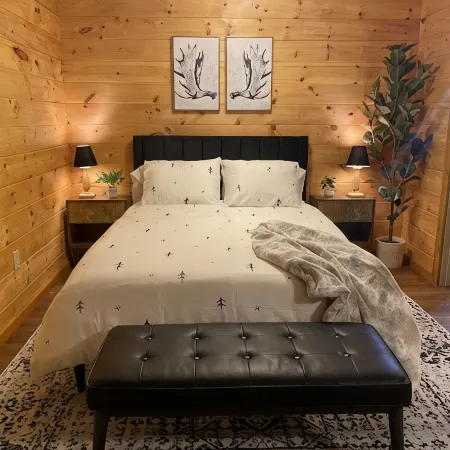 Cozy Cabin located close to Shenandoah National Park, Wineries, and Breweries.