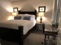 Spacious 2 Bedroom Private Entry Ground Floor  Townhome - Alloggi
