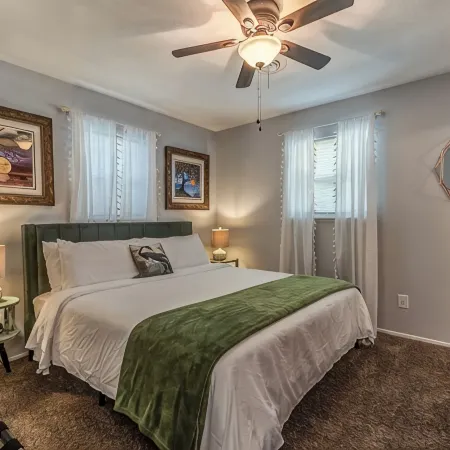 WanderLust Mid-Mod House 3Br/2Ba/2Ga Near I27/I40