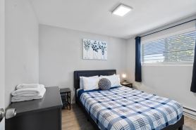 Beautiful remodeled 2 bedroom, walking distance from Downtown with AC