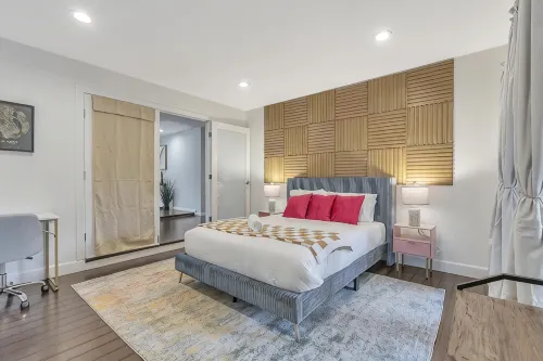 NewLuxHome!PoolTable!HotTub!Heart of Downtown SJ - Homestays