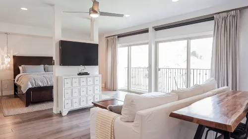 Luxurious La Costa Remodel by SPA w/Steam Shower and Washer/Dryer! - 民泊