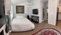 New cozy one bedroom home - Bungalows