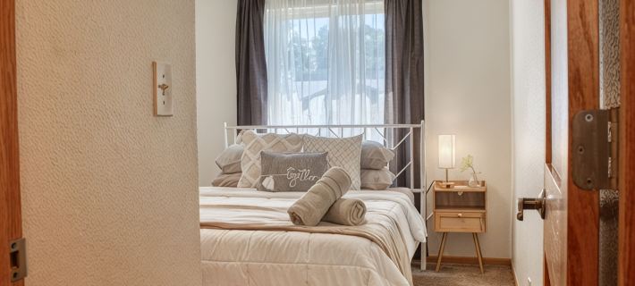 Cozy 5bdrm Haven in the Heart of Gillette 5 Min from Downtown- FREE Pool Passes! Hotels in Gillette