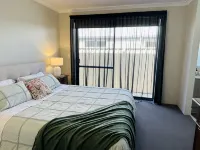 Dunsborough, Spacious new 5 bedroom, 3 bathroom home - Wifi